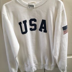 Brandy Melville super comfortable sweater!!!